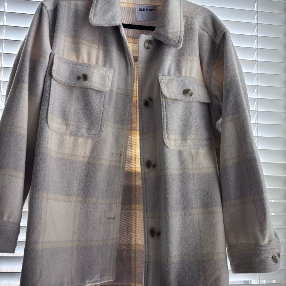 Old Navy women’s  ivory plaid shacket